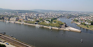 Koblenz im Buga-Jahr 2011 - Panoramablick auf Koblenz.jpg