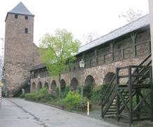 File:Ahrweiler Wehrgang.jpg