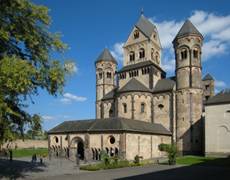 http://esys.org/rev_info/Deutschland/laachsee-Kirche_Maria_Laach-hq.jpg